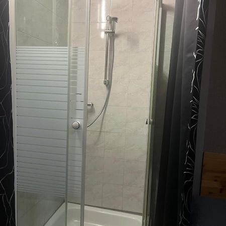 Hipokratios 3 Zimmer Mit Gemeinschaft Wc Fürth Exterior foto